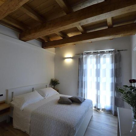 Le Benedettine Affittacamere Relais フォンディ エクステリア 写真