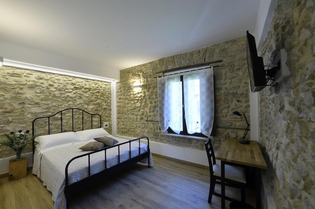 Le Benedettine Affittacamere Relais フォンディ エクステリア 写真