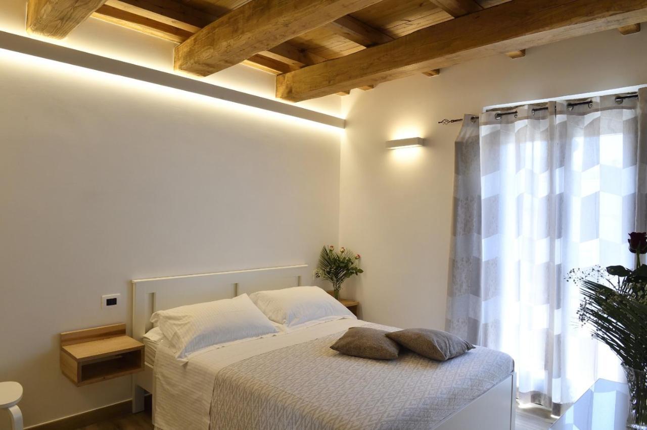 Le Benedettine Affittacamere Relais フォンディ エクステリア 写真